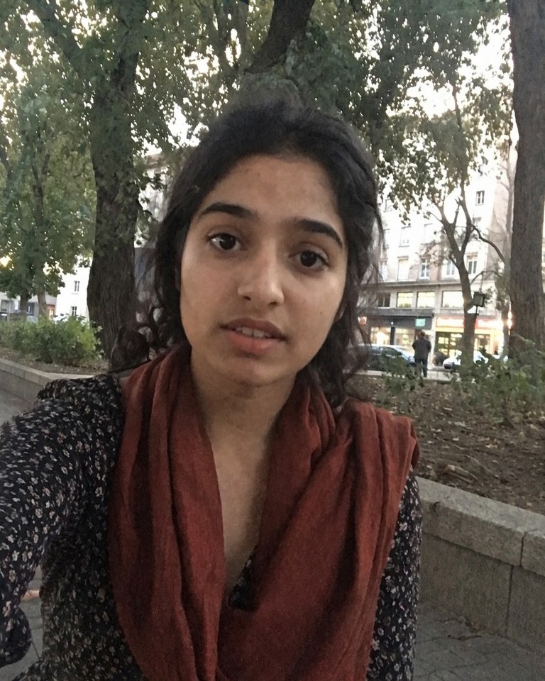 Fatima, a B2B content writer and student in Lahore, Pakistan